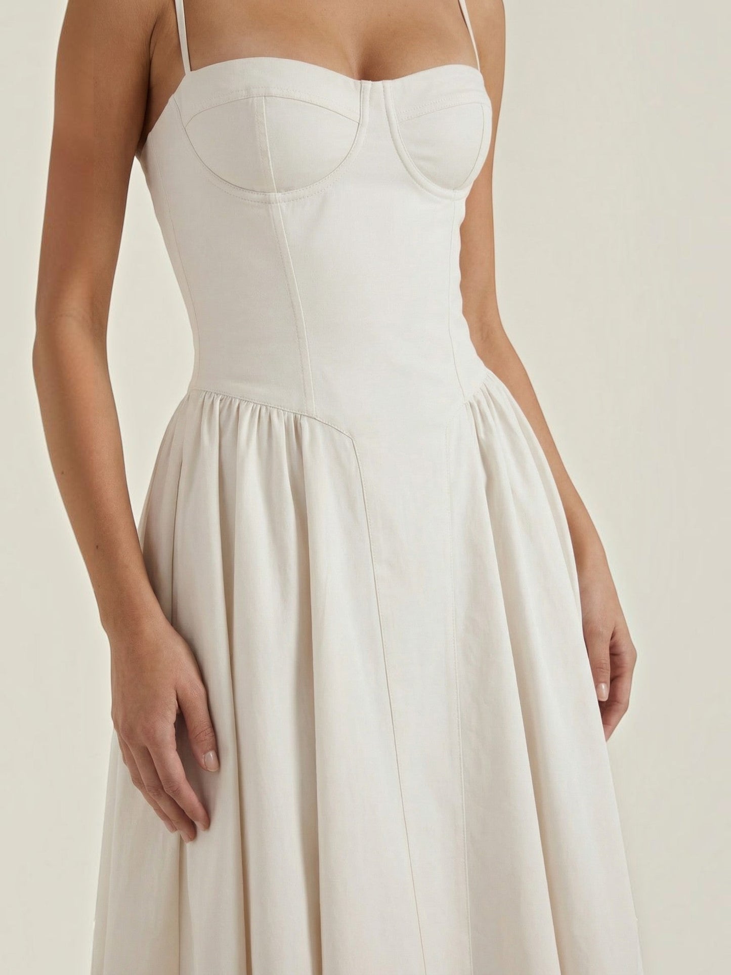 Women's Corset Midi Dress with Structured Bodice and Flowing Skirt