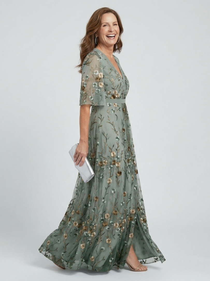 Women's Halter Neck Floral Maxi Dress with Flowing Skirt and Lightweight Fabric