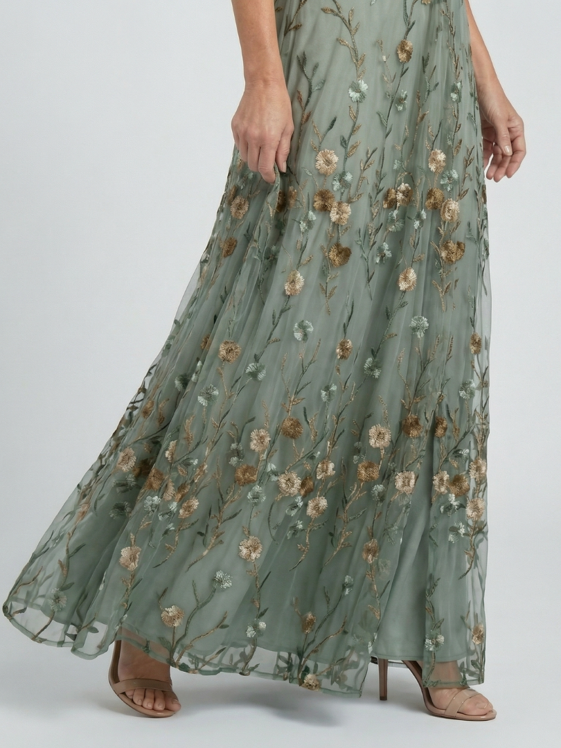 Women's Halter Neck Floral Maxi Dress with Flowing Skirt and Lightweight Fabric