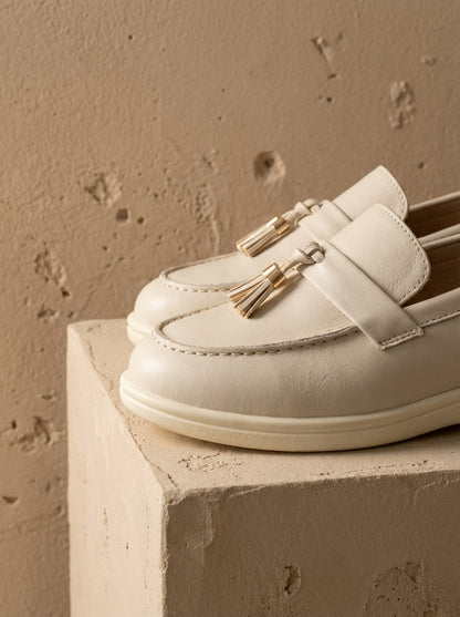 Women's Metallic Circle Decor Leather Loafers