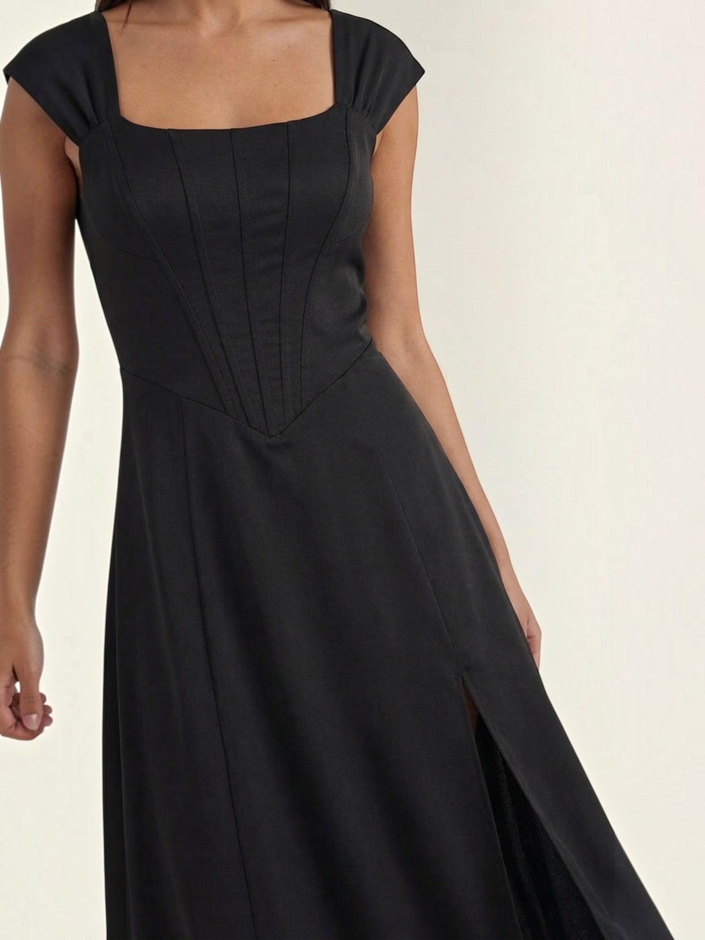 Women's Midi Summer Dress with Flowing Silhouette