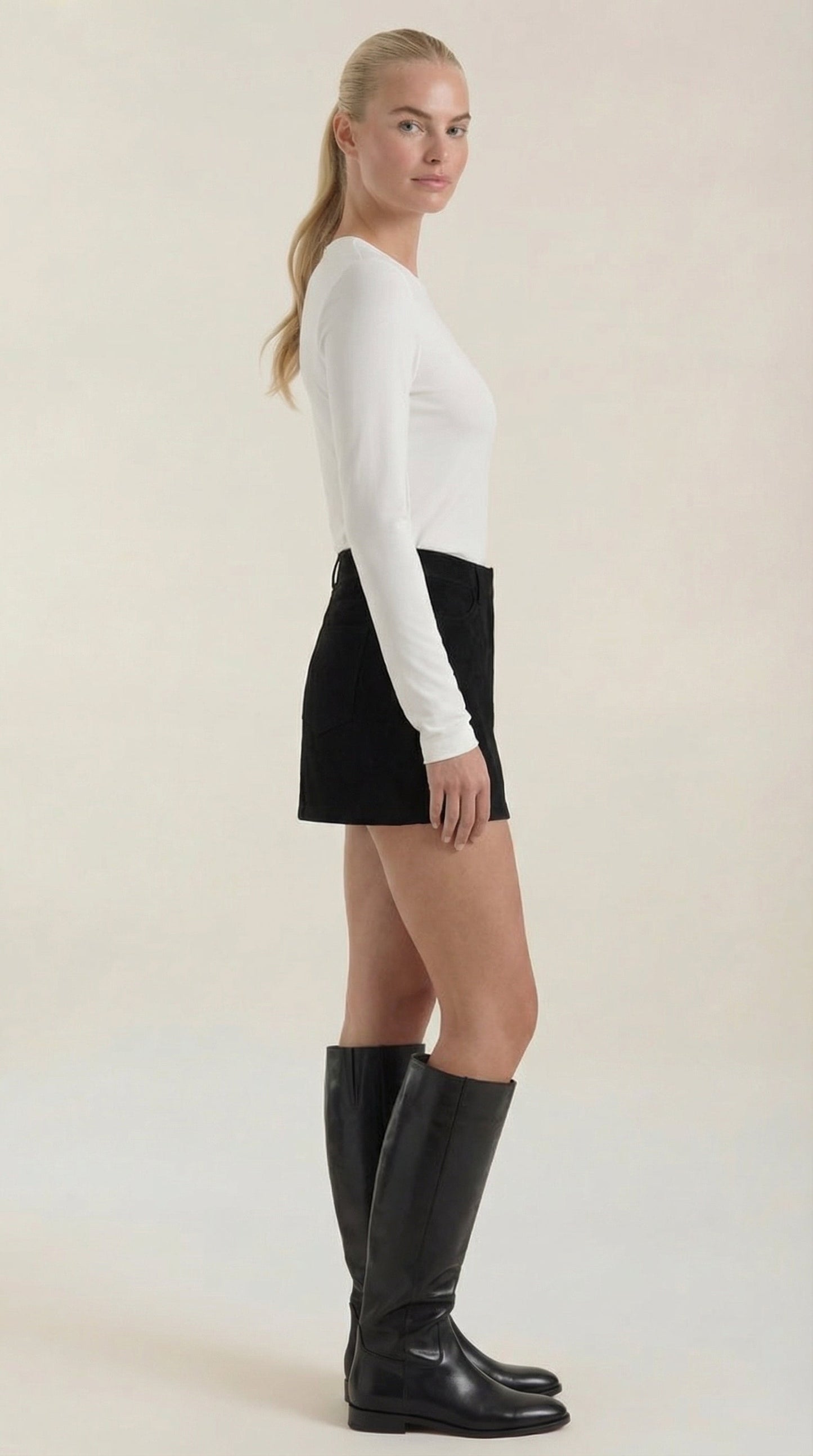 Women's Suede Look Mini Skirt with Tailored Fit