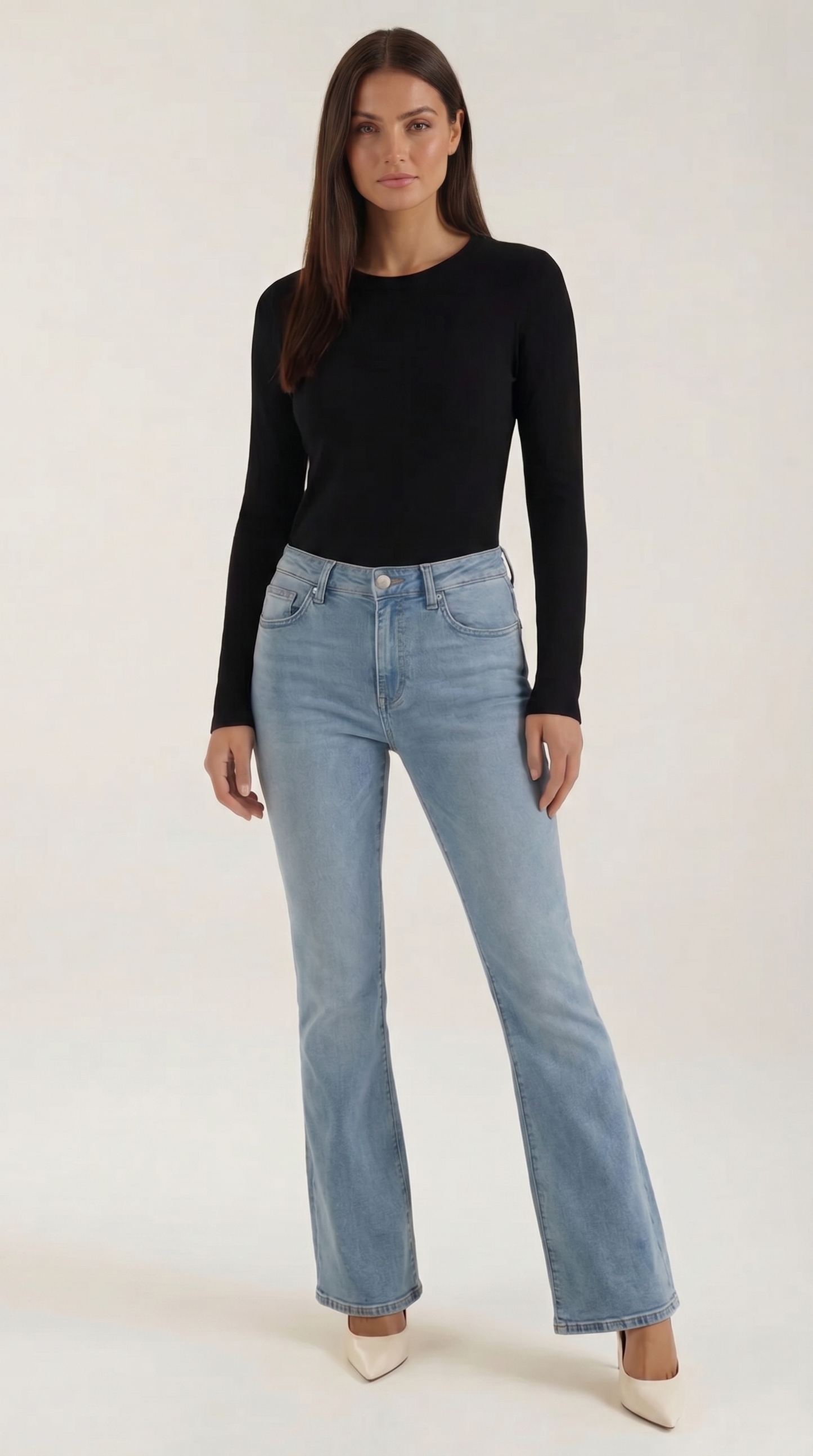 Women's Long Sleeve Ribbed T-Shirt with Round Neckline and Fitted Silhouette