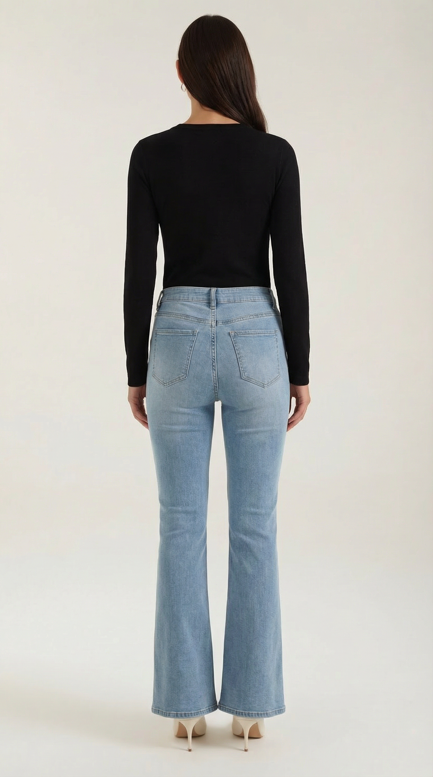 Women's Long Sleeve Ribbed T-Shirt with Round Neckline and Fitted Silhouette