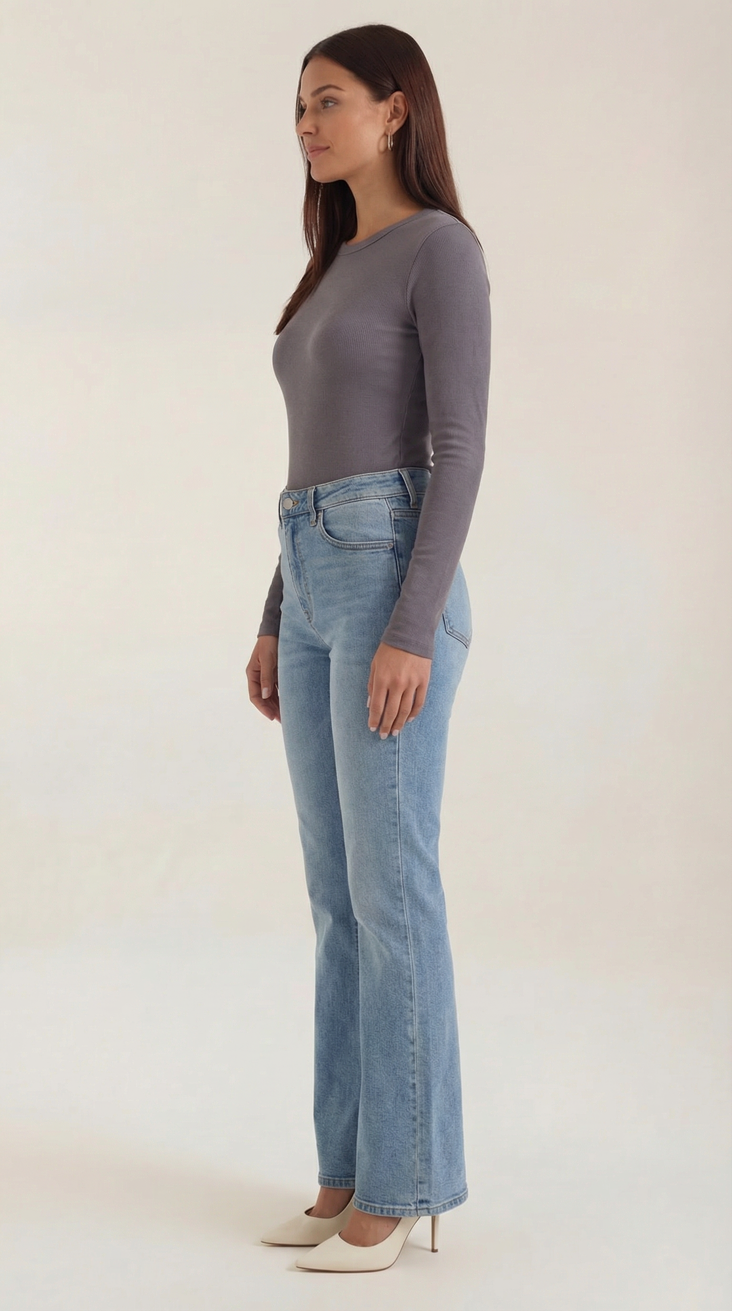 Women's Long Sleeve Ribbed T-Shirt with Round Neckline and Fitted Silhouette