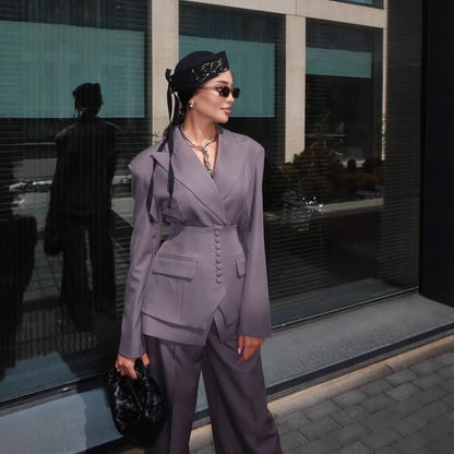 Women's Tailored Two-Piece Suit with V-Neck Peaked Lapel and Wide-Leg Trousers
